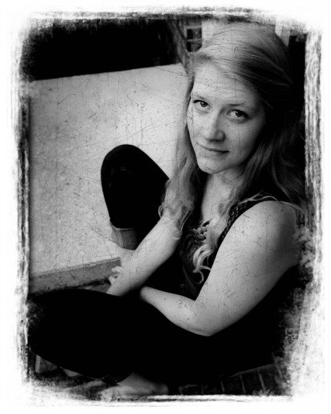 110916-KelseyGrunge-002